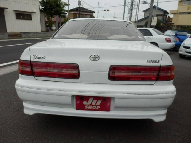 1996 Toyota Mark II JDM car for sale — photo 9 of 20