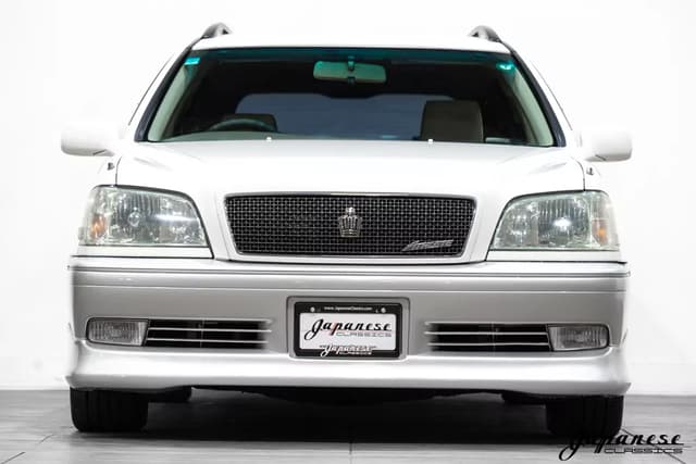 2001 Toyota Crown JDM car for sale — photo 2 of 25