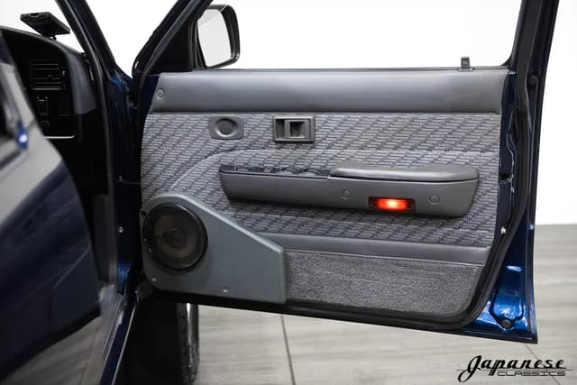 1996 Toyota Hilux JDM car for sale — photo 21 of 25