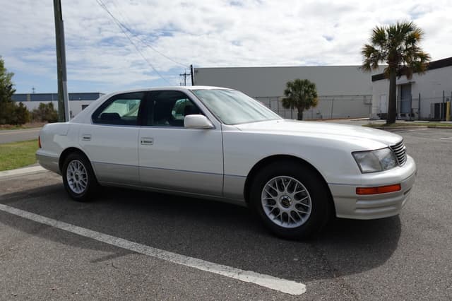 1997 Toyota Celsior JDM car for sale — photo 4 of 21