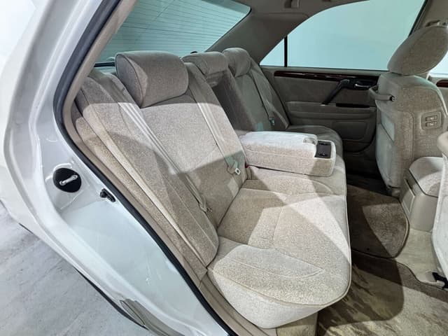 1999 Toyota Crown JDM car for sale — photo 10 of 25