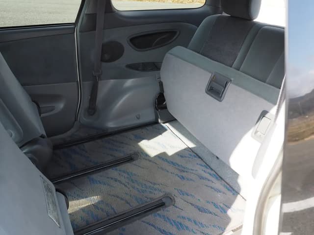 2001 Toyota Estima JDM car for sale — photo 14 of 25