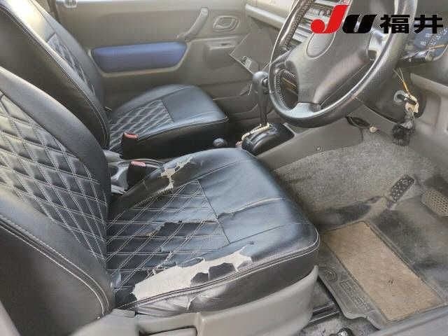 2001 Suzuki Jimny JDM car for sale — photo 8 of 9