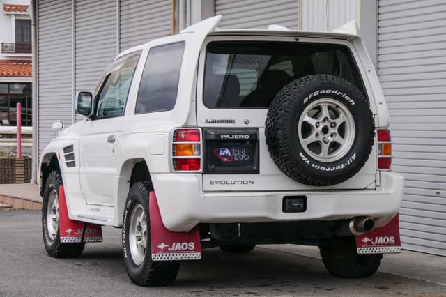 1997 Mitsubishi Pajero JDM car for sale — photo 7 of 10