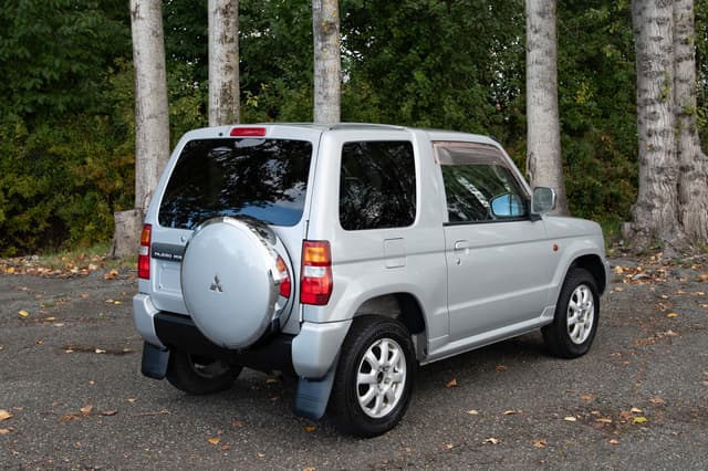 2001 Mitsubishi Pajero Mini JDM car for sale — photo 5 of 14