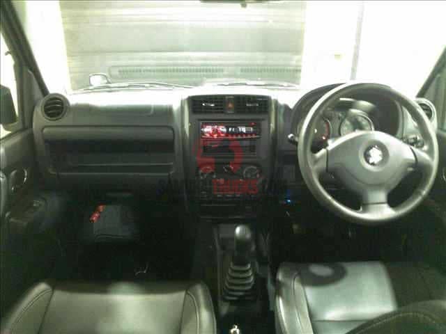 2011 Suzuki Jimny JDM car for sale — photo 6 of 7