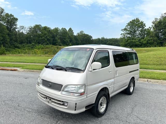 1998 Toyota HiAce JDM car for sale — photo 10 of 18