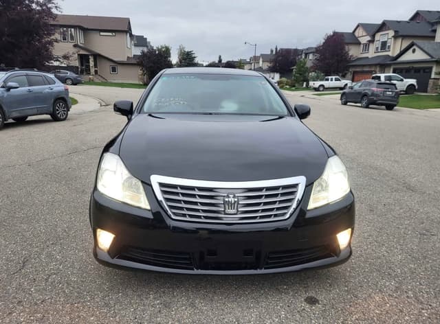 2010 Toyota Crown JDM car for sale — photo 5 of 13
