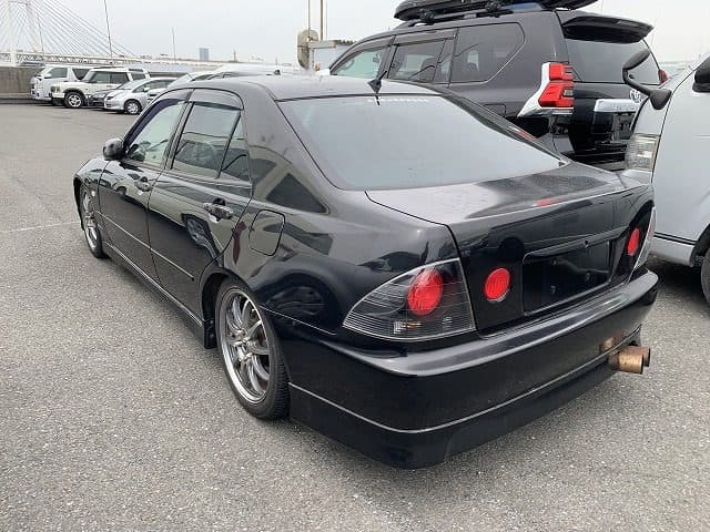 1998 Toyota Altezza JDM car for sale — photo 3 of 10