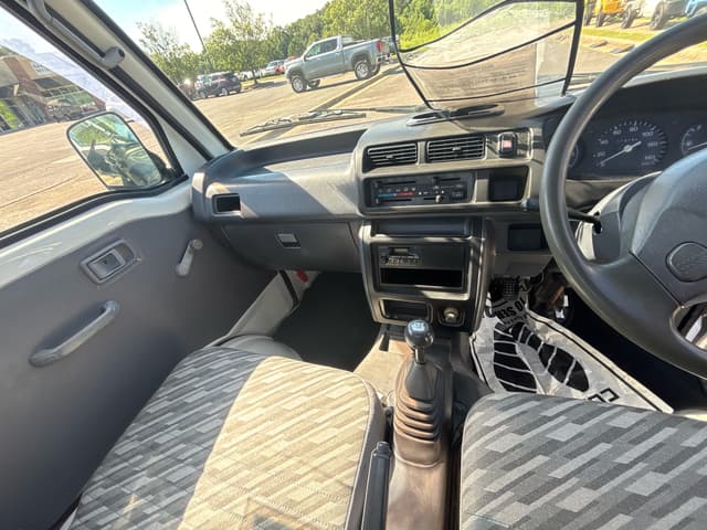 2001 Daihatsu Hijet JDM car for sale — photo 2 of 7