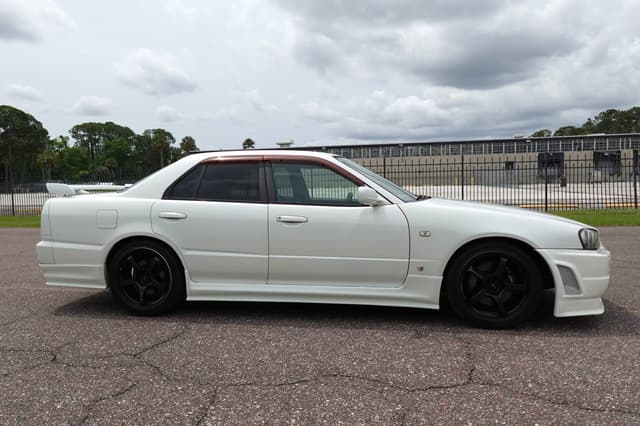 1998 Nissan Skyline JDM car for sale — photo 6 of 19