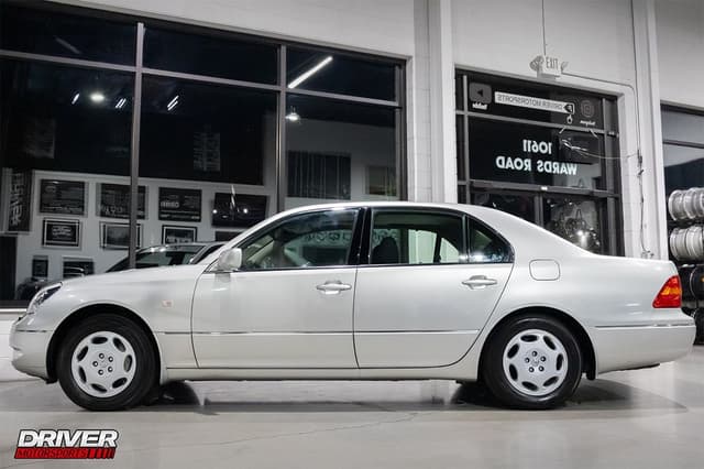 2001 Toyota Celsior JDM car for sale — photo 7 of 10