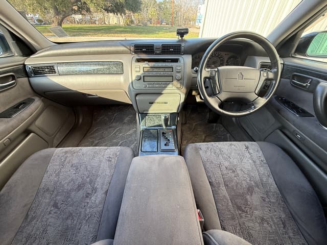 2000 Toyota Crown JDM car for sale — photo 20 of 22