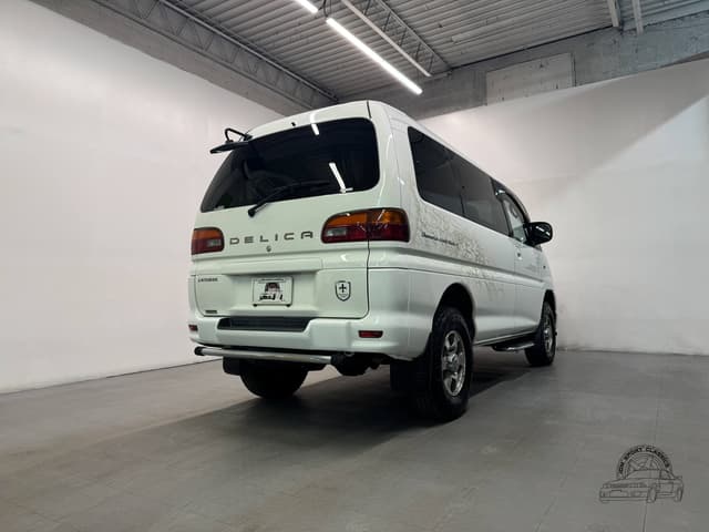 2000 Mitsubishi Delica JDM car for sale — photo 14 of 25