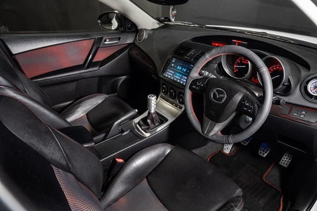 2010 Mazda Axela JDM car for sale — photo 18 of 19