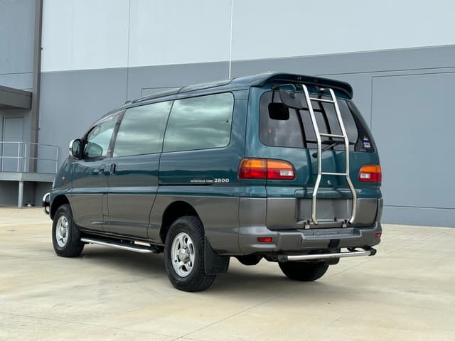 1998 Mitsubishi Delica JDM car for sale — photo 4 of 25
