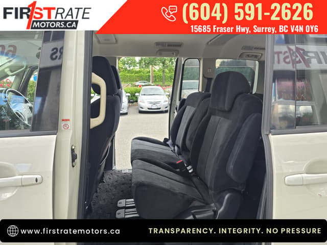 2009 Mitsubishi Delica JDM car for sale — photo 24 of 25