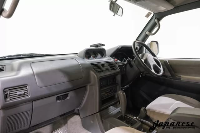1997 Mitsubishi Pajero JDM car for sale — photo 9 of 25
