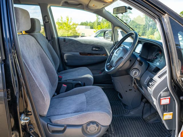 2001 Honda Odyssey JDM car for sale — photo 11 of 14