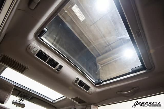 1995 Toyota HiAce JDM car for sale — photo 19 of 25