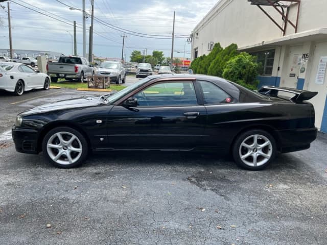 1998 Nissan Skyline JDM car for sale — photo 4 of 17