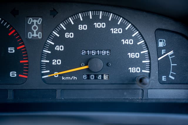 1996 Toyota Hilux Surf JDM car for sale — photo 13 of 14