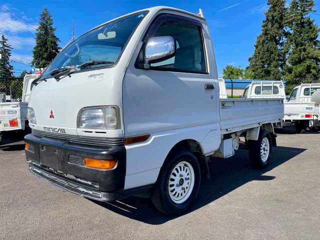 1997 Mitsubishi Minicab JDM car for sale — photo 3 of 25
