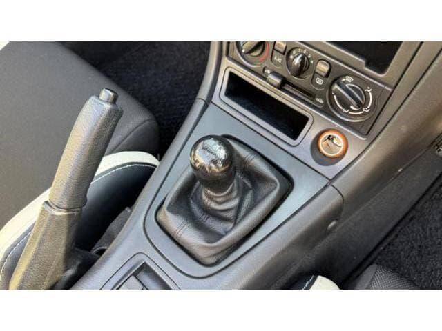 2001 Mazda Roadster (Eunos Roadster / MX-5) JDM car for sale — photo 11 of 20