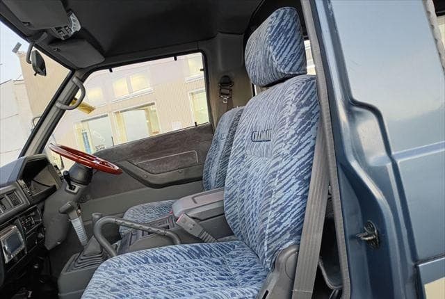 1993 Mitsubishi Delica JDM car for sale — photo 4 of 25