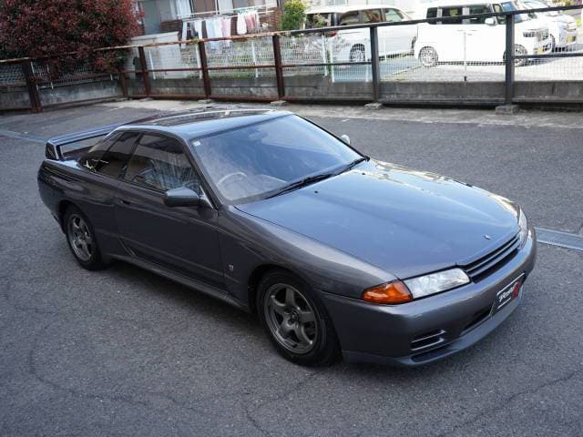 1992 Nissan Skyline JDM car for sale — photo 5 of 11