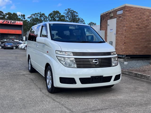 2003 Nissan Elgrand JDM car for sale — photo 3 of 16