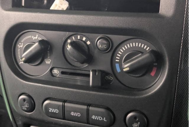 2011 Suzuki Jimny JDM car for sale — photo 16 of 25