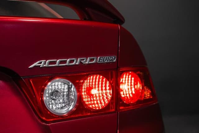 2004 Honda Accord JDM car for sale — photo 9 of 15