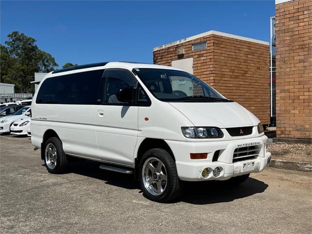 2001 Mitsubishi Delica JDM car for sale — photo 4 of 10