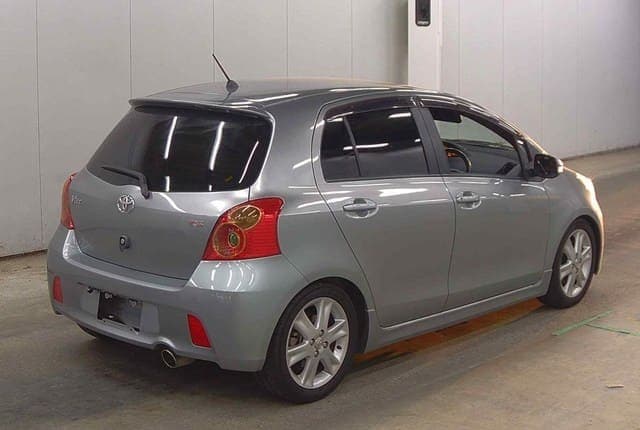 2007 Toyota Vitz JDM car for sale — photo 2 of 6