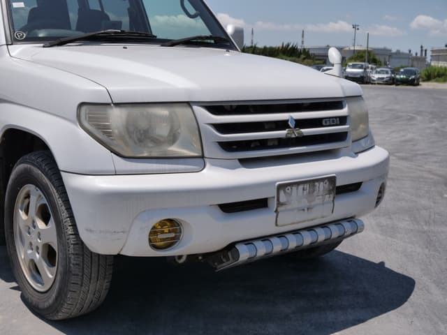 2001 Mitsubishi Pajero JDM car for sale — photo 11 of 25