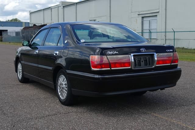 1999 Toyota Crown JDM car for sale — photo 8 of 18