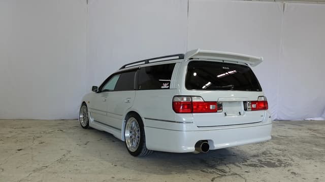 1998 Nissan Stagea JDM car for sale — photo 8 of 13