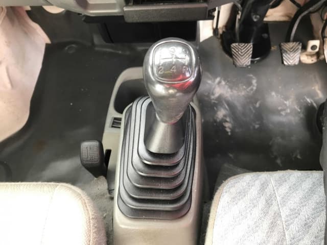 2001 Mitsubishi Minicab JDM car for sale — photo 19 of 24
