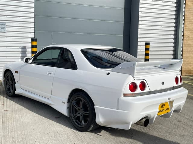 1995 Nissan Skyline JDM car for sale — photo 8 of 25