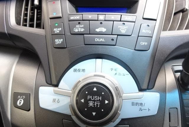2011 Honda Odyssey JDM car for sale — photo 20 of 25