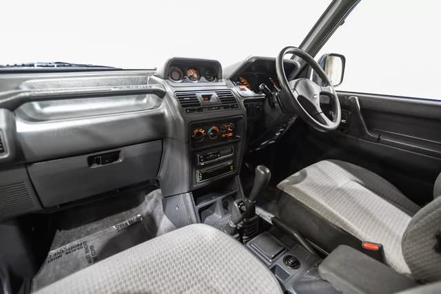 1992 Mitsubishi Pajero JDM car for sale — photo 9 of 25