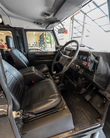 1990 Land Rover Defender JDM car for sale — photo 9 of 13