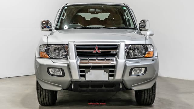 2001 Mitsubishi Pajero JDM car for sale — photo 2 of 25