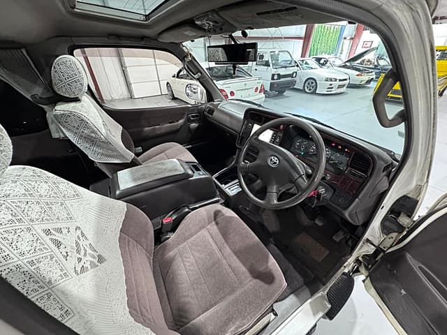 1999 Toyota HiAce JDM car for sale — photo 11 of 25