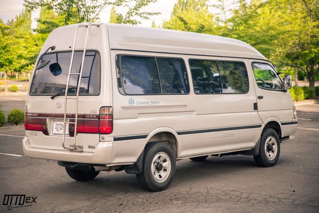 1999 Toyota HiAce JDM car for sale — photo 10 of 25