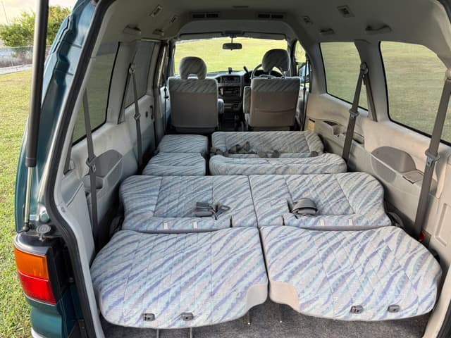 1996 Mitsubishi Delica JDM car for sale — photo 18 of 24