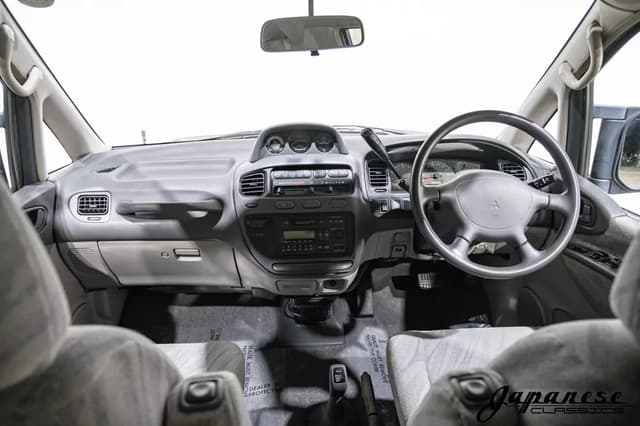 1994 Mitsubishi Delica JDM car for sale — photo 10 of 25