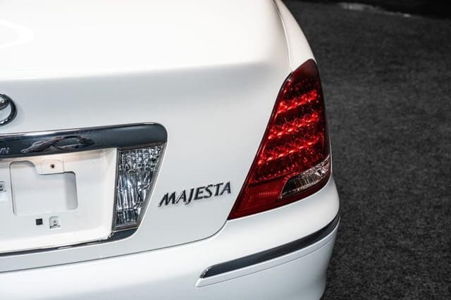 2004 Toyota Majesta JDM car for sale — photo 4 of 20