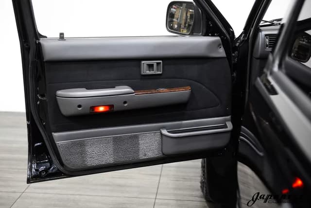 1994 Toyota Hilux Surf JDM car for sale — photo 18 of 25